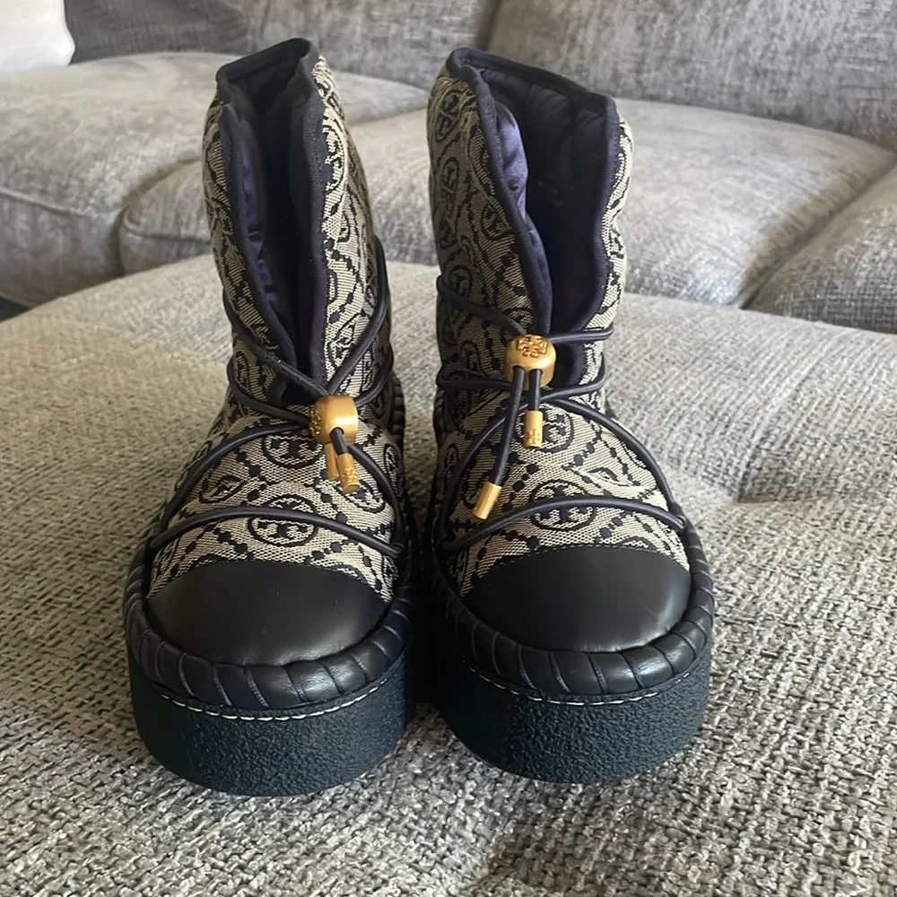 NWT TORY BURCH Wellington Boot!